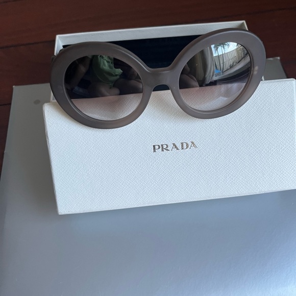 Prada Accessories - SOLD❤️❤️❤️